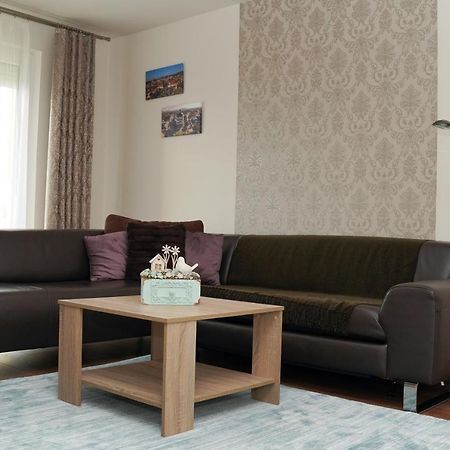 The Pearl Of Zsofia Apartment เอสแตร์กอม ภายนอก รูปภาพ