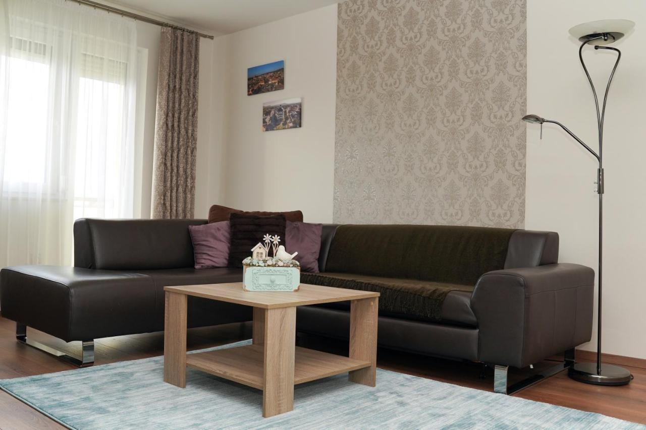 The Pearl Of Zsofia Apartment เอสแตร์กอม ภายนอก รูปภาพ